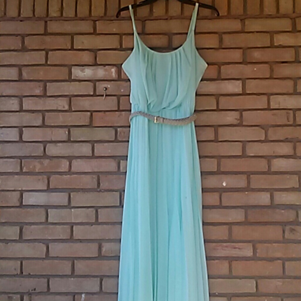 Signature by robbie bee dress,